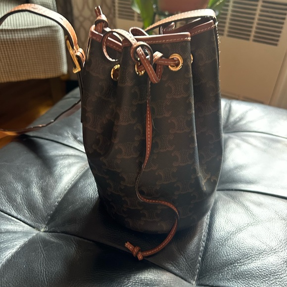 Celine Triomphe canvas small bucket bag - Picture 2 of 15